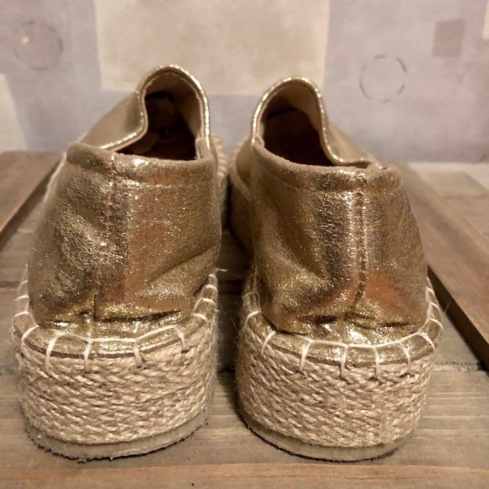 Gold flats - Picture 4 of 5